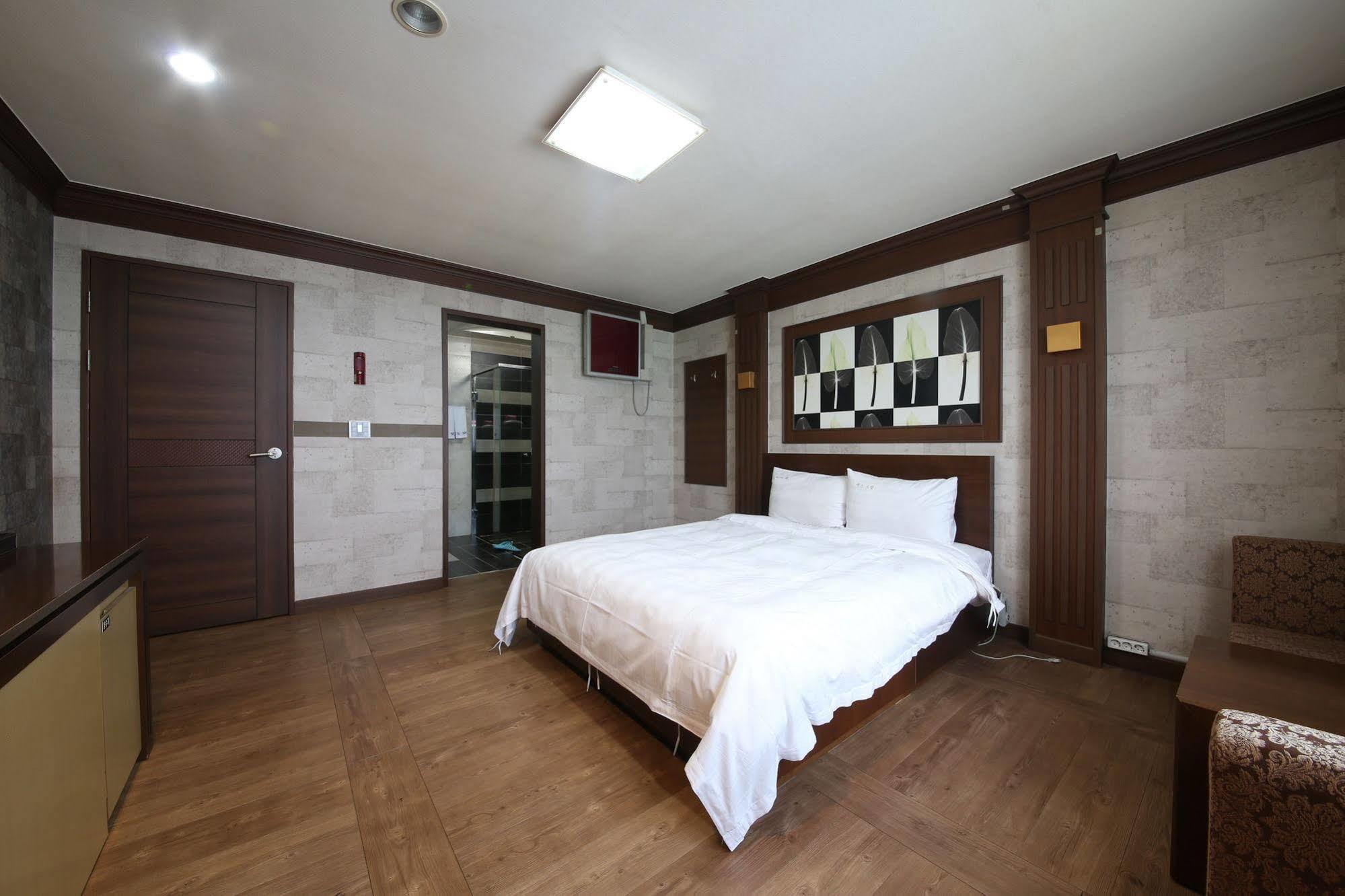 Yes Motel Kunsan Luaran gambar