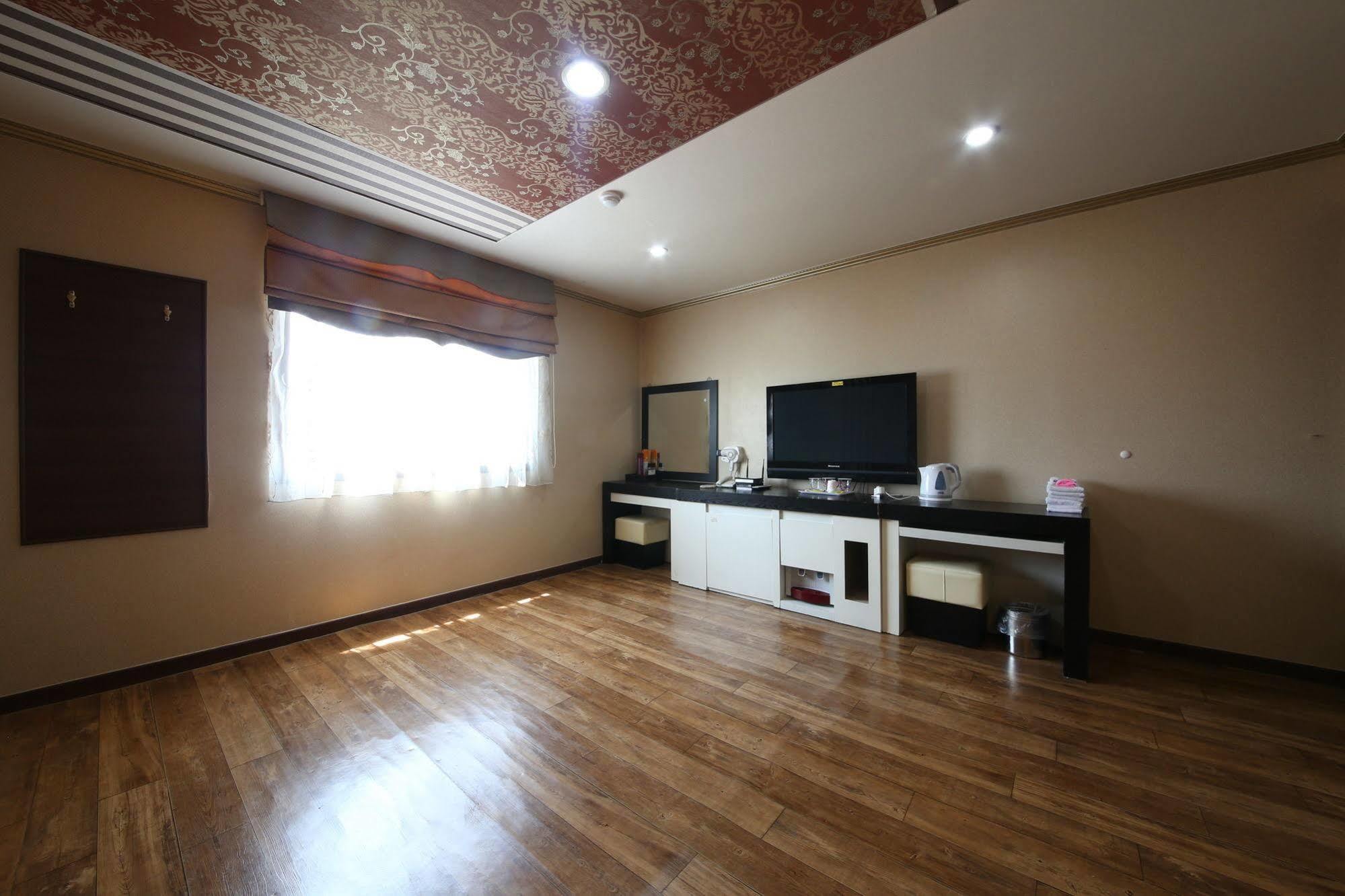 Yes Motel Kunsan Luaran gambar