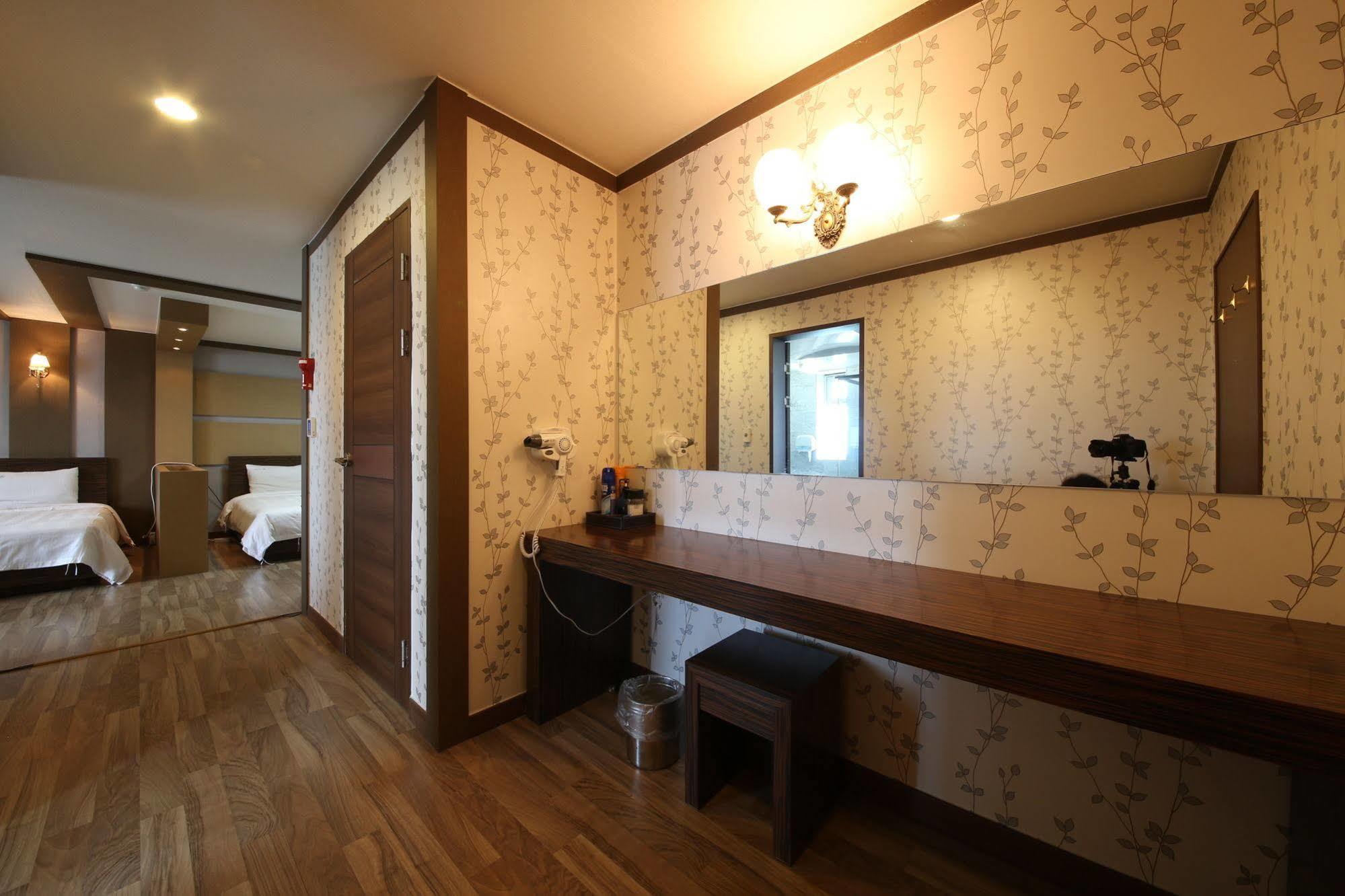 Yes Motel Kunsan Luaran gambar